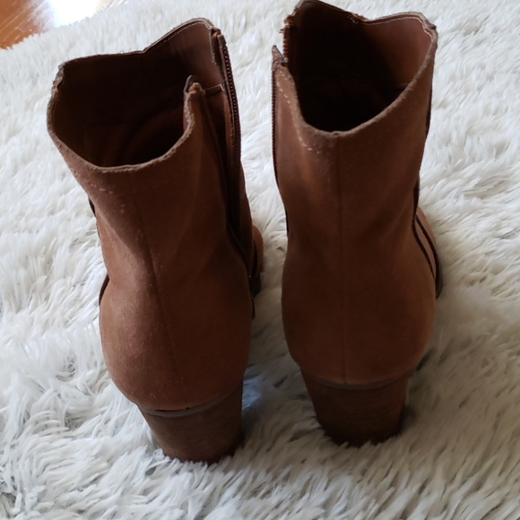 G.H. Bass & co booties - Picture 3 of 7